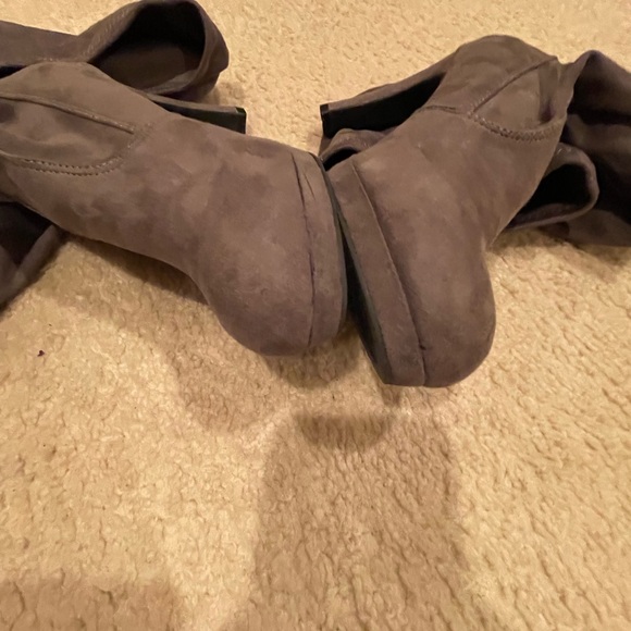 Above the knee boots - Picture 4 of 8